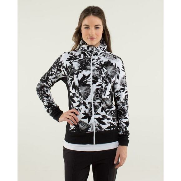Lululemon Calm & Cozy Jacket Brisk Bloom Black White Cotton Fleece Sz 8 ~ RARE!! - Picture 2 of 16